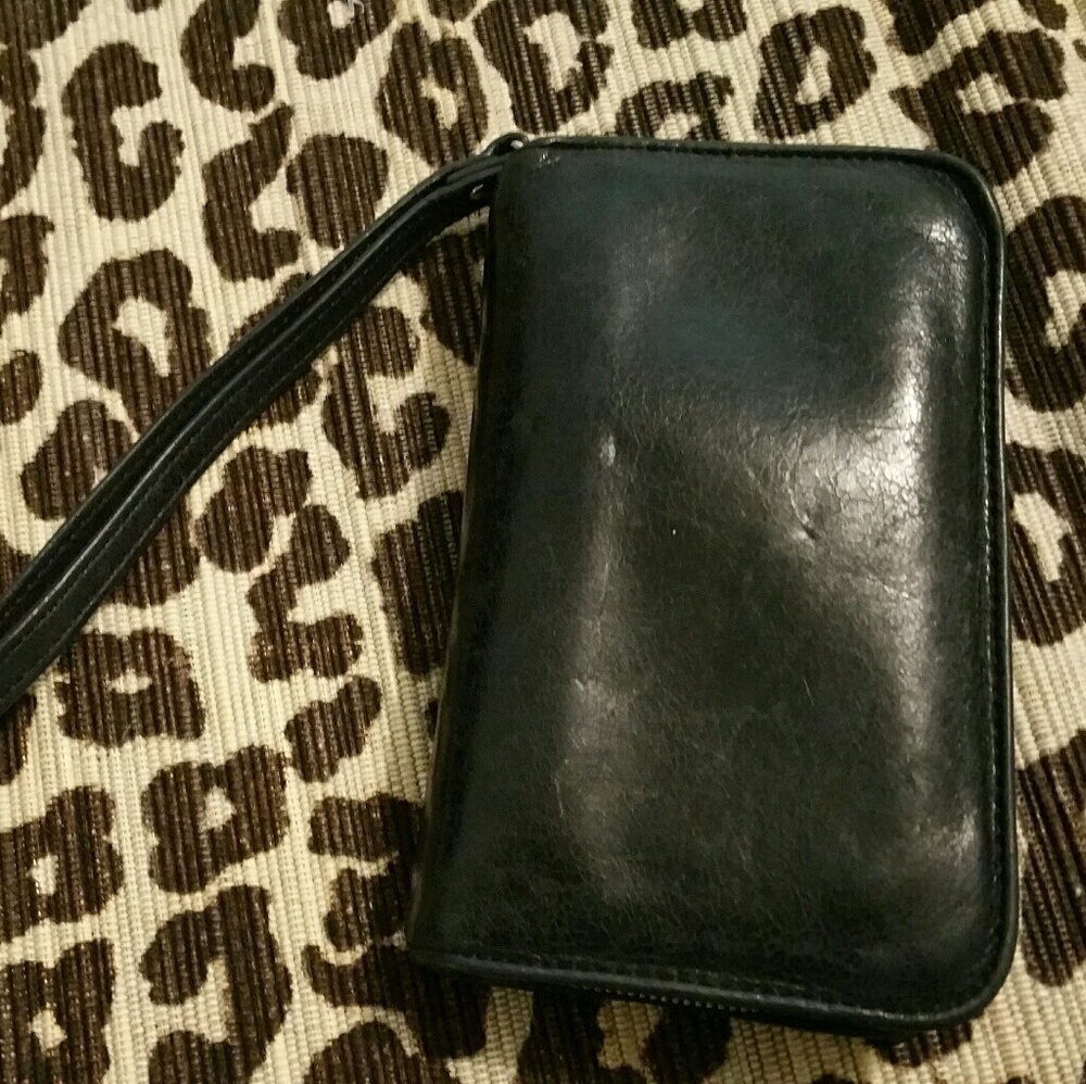 HOBO THE ORIGINAL LEATHER WRISTLET